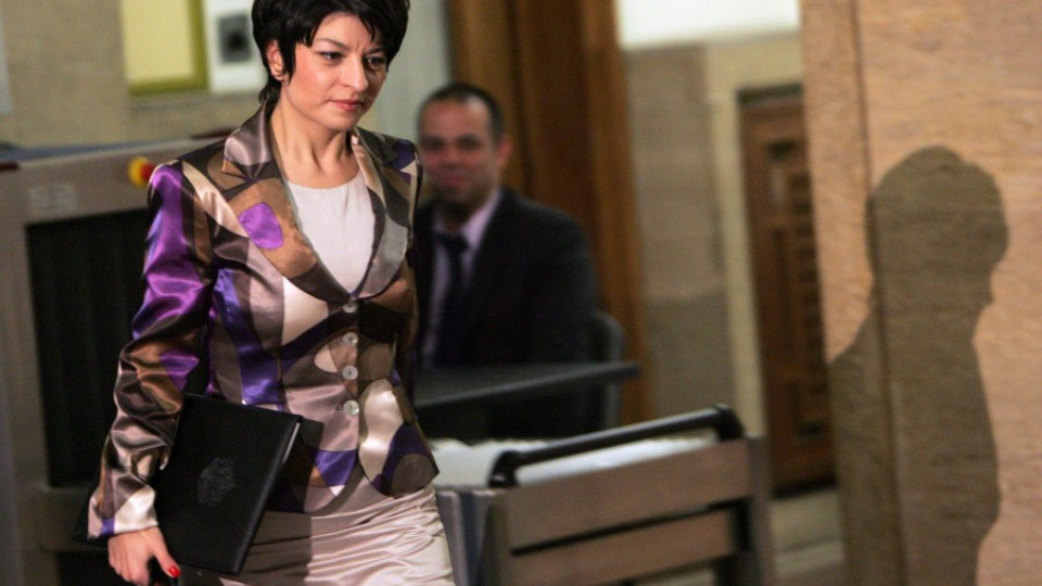 Оперираха сина на Десислава Атанасова | StandartNews.com