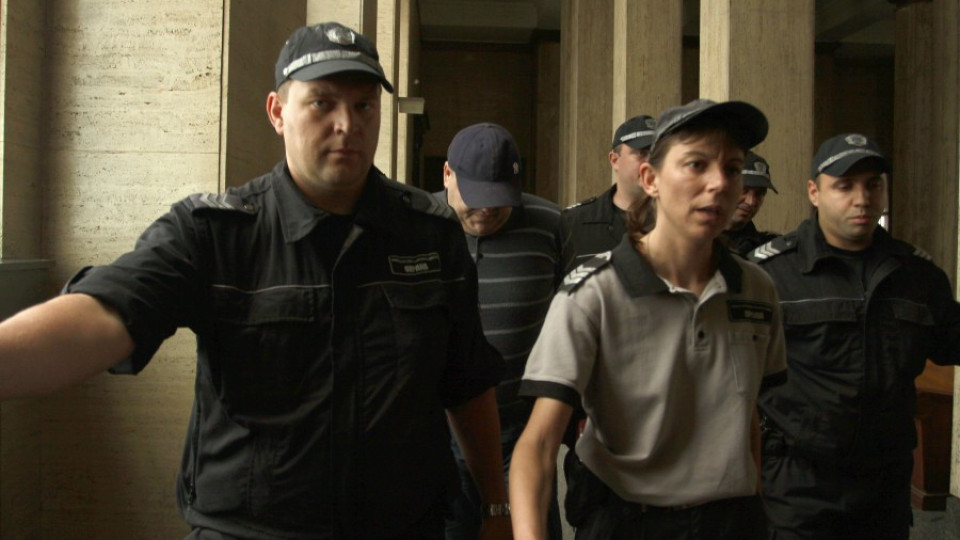 Чеци задушил брутално Яна | StandartNews.com