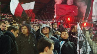 Млатят се като хамали в дербито на Клуж