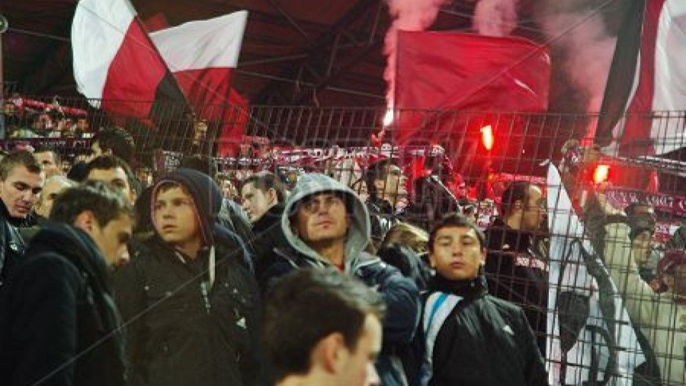 Млатят се като хамали в дербито на Клуж | StandartNews.com