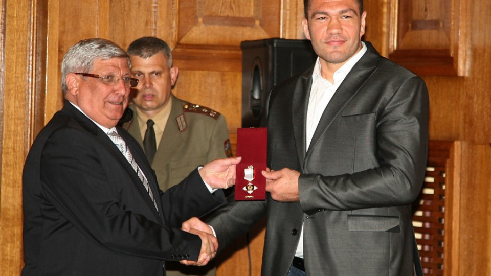 Кобрата взе и армейска награда | StandartNews.com