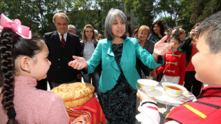 Правим стратегия за българите в чужбина