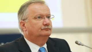 Румънският просветен министър обвинен в плагиатство