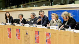 Наш евродепутат прави турнир по фехтовка в Европарламента