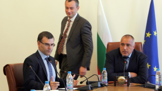 Кабинетът се изнася за седмица