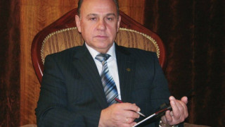 Ректорът на Красьо Черния пак забъркан в скандал