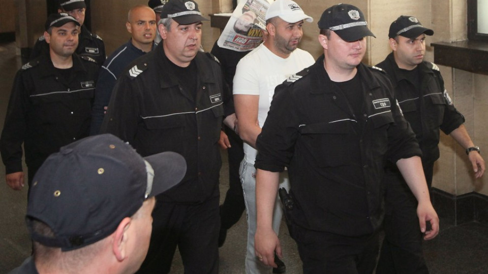Беседа с "бръмбар" дава шанс на Наглите | StandartNews.com