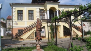 И музейните работници на протест за пари