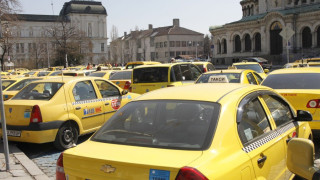 Отрязаха такситата за бус лентите