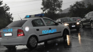 4 коли, 2 тира и бус се натресли на "Църна маца"