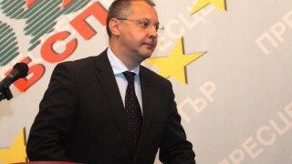 Първанов не седна до Сергей