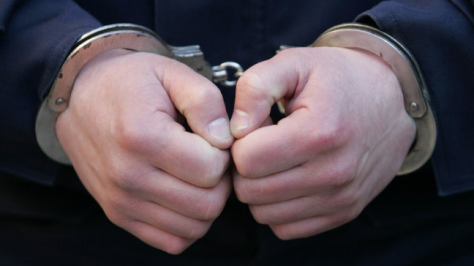 Арестуваха педофил за секс с 12-годишна | StandartNews.com