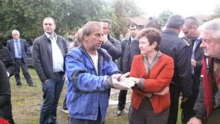 Пращат фадроми в епицентъра на труса