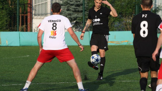 Момиче цани Бербо за мениджър