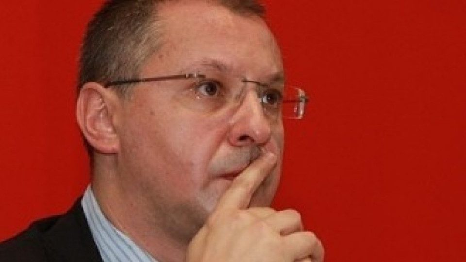 Министър Вълчев умее и таекуон-до | StandartNews.com