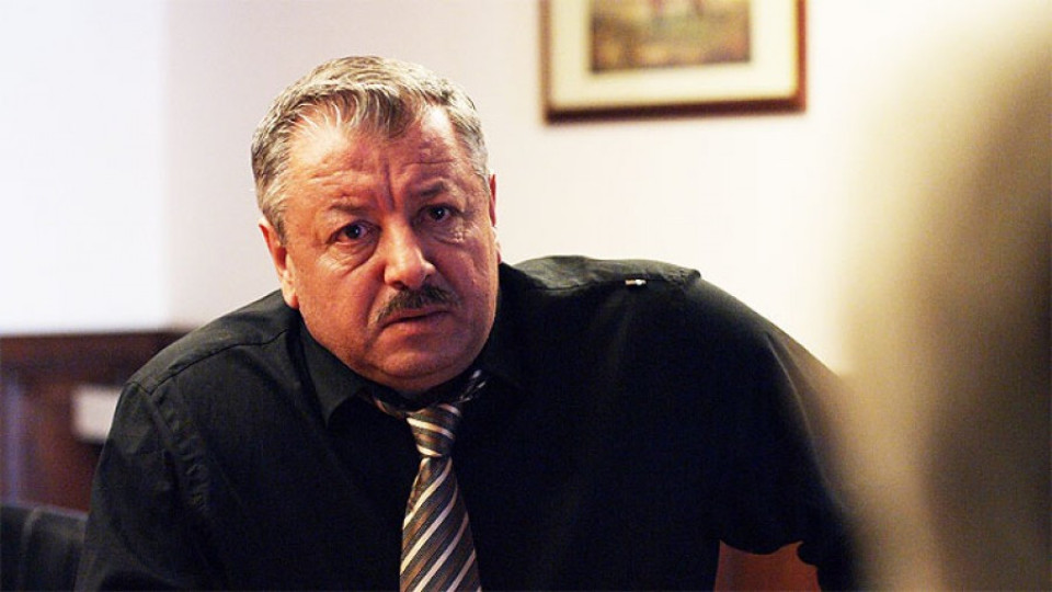 Ставрев от "Стъклен дом" агент и в живота | StandartNews.com