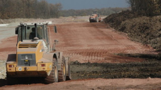60 работници са евакуирани заради пробития газопровод