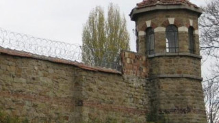 Шефът на затворите подкрепя протеста на надзирателите