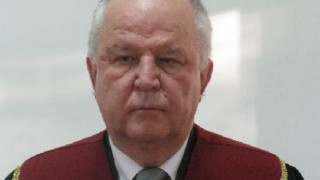 Математик застава начело на БАН