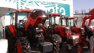Брюксел разреши 360 млн. евро за трактори и селски пътища