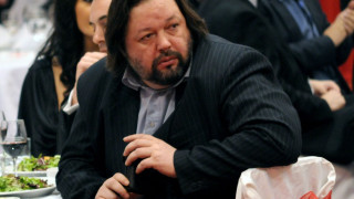 Човек на Ершов притиска Темида