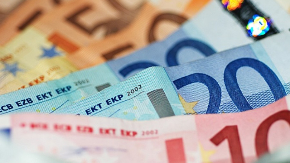 500 гърци на топло за неплатени данъци | StandartNews.com