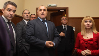 Цецо дарява теленце на Бойко