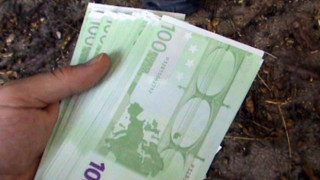 Закопчаха шестима фалшификатора на евро