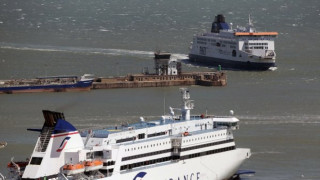 Корабни магнати бягат от Гърция