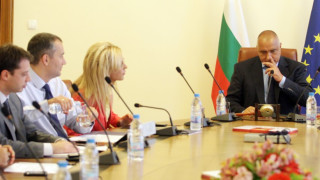 Бойко праща на Сергей пликче с данните за еврозоната