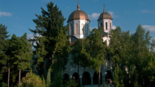 Секс и кръв в двора на храм