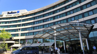 Спас Русев взима хотел "Радисън Блу"