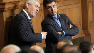 СДС крои обрат на мача за лидер