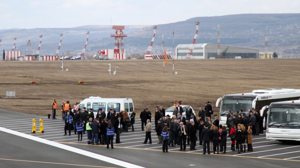 Очакват милиарди от концесията на летища | StandartNews.com