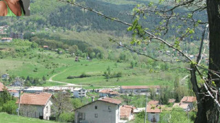 Перник и три села на война срещу Валя Ахчиева