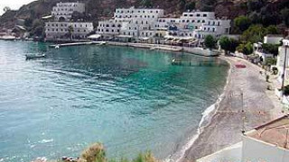 Богаташите ни плащат куп данъци за вили в Гърция