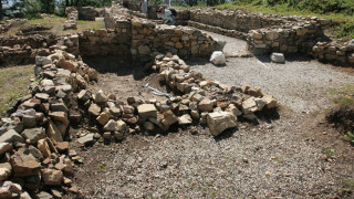Вградиха "Стандарт" в основите на римска крепост  