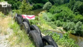 Гуми заместват "глупакоустойчиви" мантинели