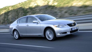 Тойота изтегля от пазара в САЩ 154 000 автомобила