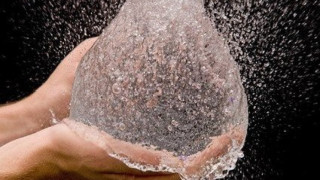Половината ни вода отива на вятъра