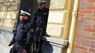 Въоръжен мъж държи заложници в къща в Карлсруе