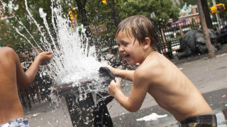Самолет залепна за пистата в Америка