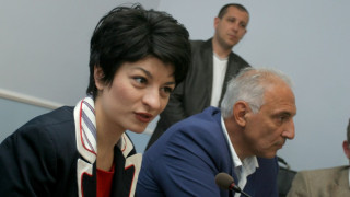 Атанасова зове работодатели и синдикати да подновят преговорите