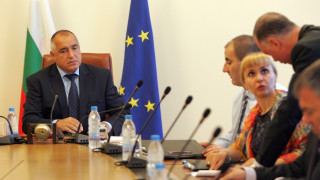 Правителството предлага четирима нови посланици