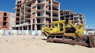 Спасяват бизнеса край морето