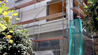 Санират магазина в блока без европари