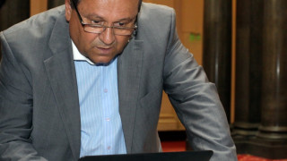Опозицията: Забраната за сделки без здравни осигуровки е незаконна