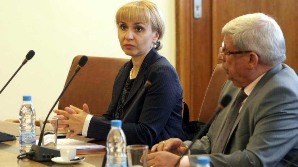 Ковачева призова ВСС да преразгледа решението си за съдия Тодорова | StandartNews.com