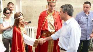 Цар посрещна Плевнелиев в Преслав