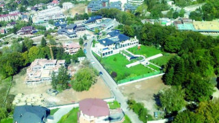 Данъчни се целят в баровски комплекси